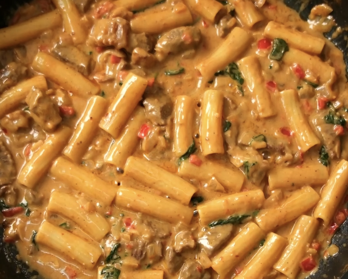 Garlic Pepper Steak Rigatoni - The Good Bite